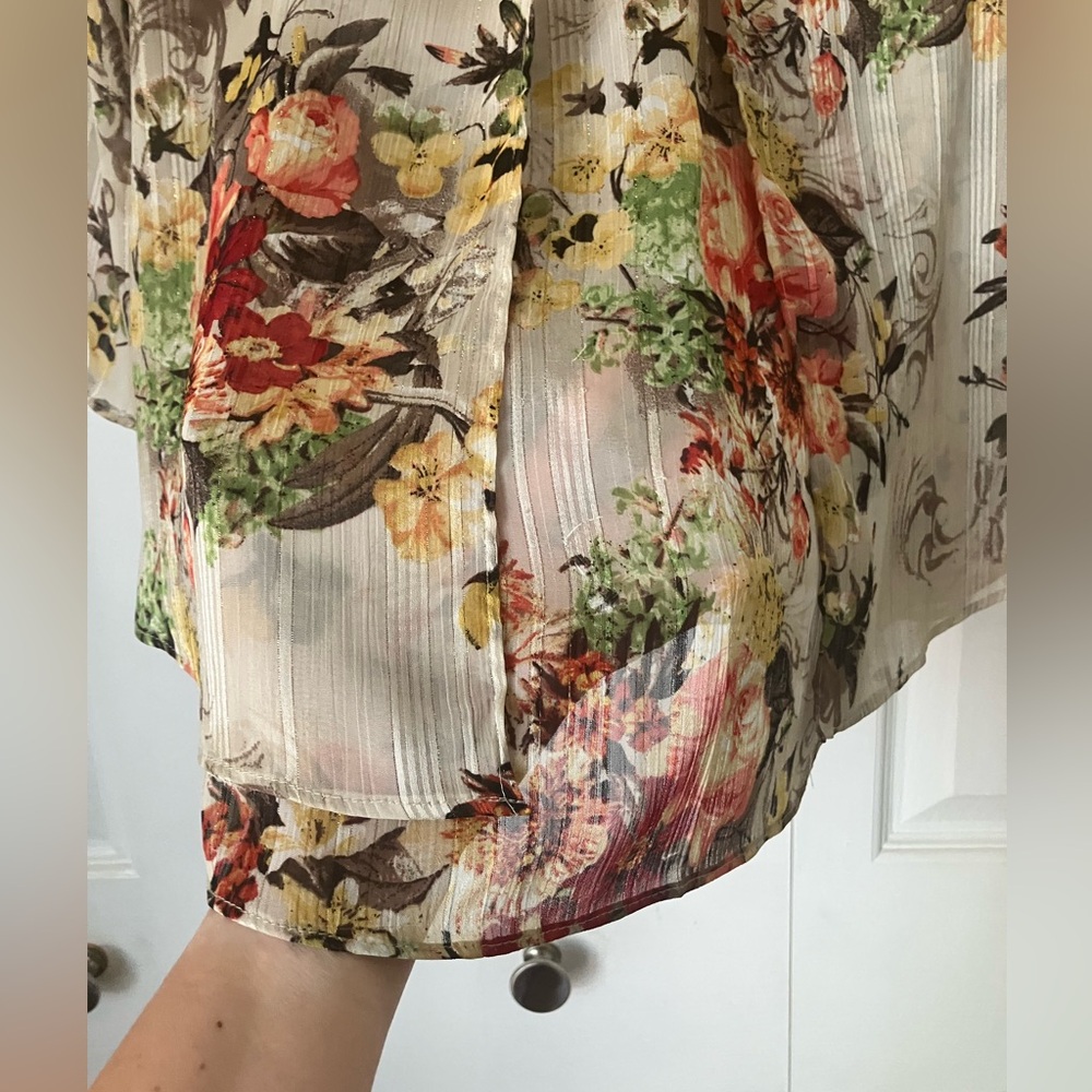 Floral V-Neck Layered Blouse - Picture 6 of 8
